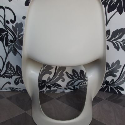 Design-Stuhl-Casala-Kunststoff-weiß-3