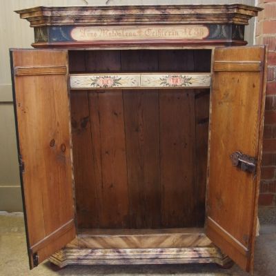 Schrank-2-türig-bemalt-und-datiert-2