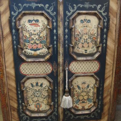 Schrank-2-türig-bemalt-und-datiert-5