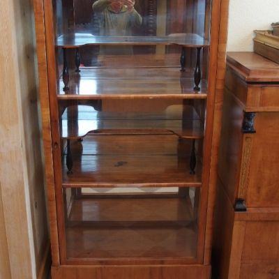 Vitrine-Biedermeier-Kirschbaum-3SVerglast-1